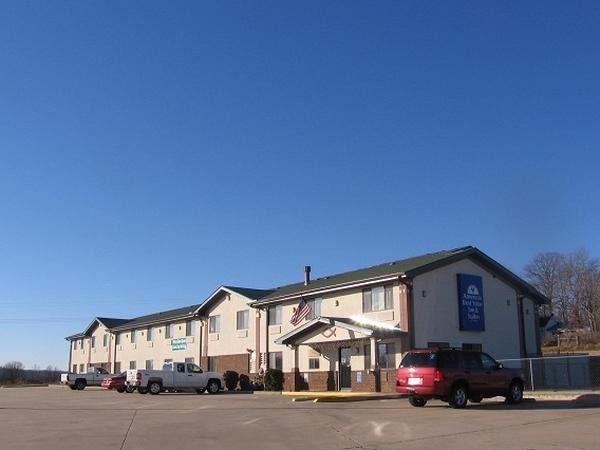 Americas Best Value Inn & Suites Cassville Roaring River Exterior photo